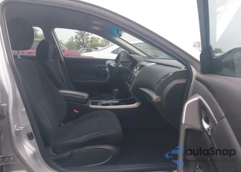 2015 Nissan Altima 2.5 S из США, поврежденный, VIN 1N4AL3AP9FC599003